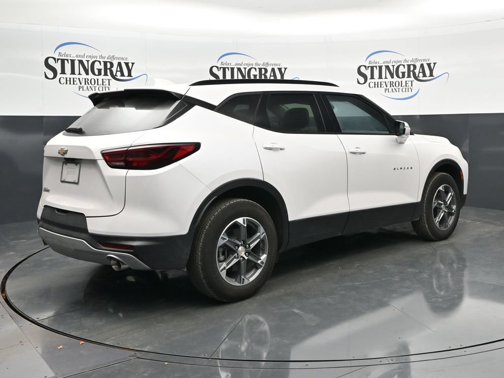 Used 2025 Chevrolet Blazer LT w/ Sound & Technology Package FWD image 7