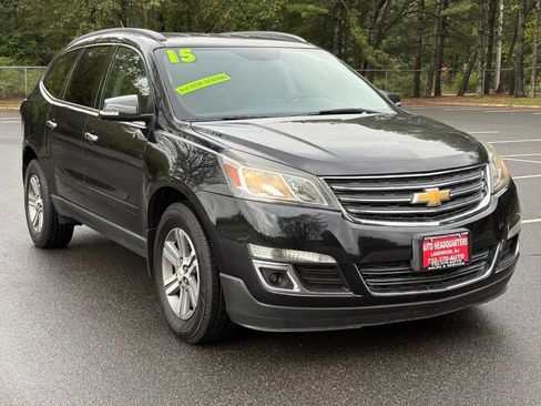 Used 2015 Chevrolet Traverse LT image 3