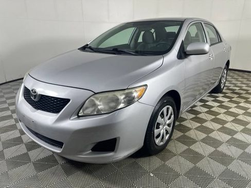 Used 2010 Toyota Corolla LE FWD image 3