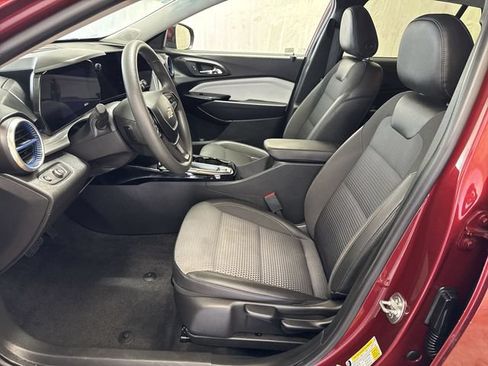 Certified 2024 Chevrolet Trax LT FWD image 10