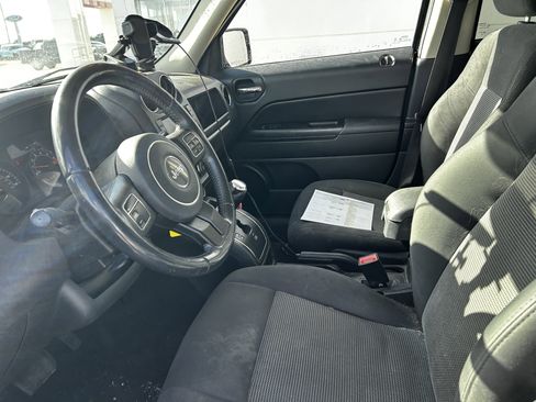 Used 2016 Jeep Patriot Latitude image 9