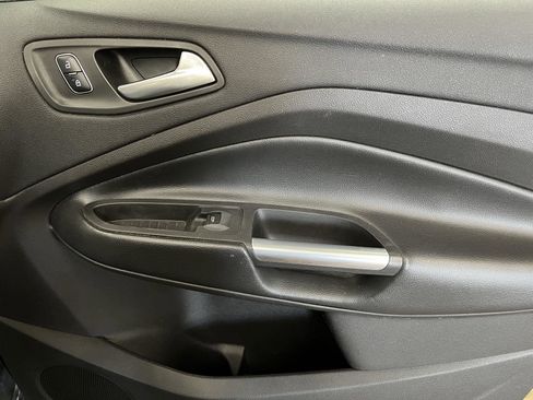 Used 2018 Ford Escape SE FWD image 15