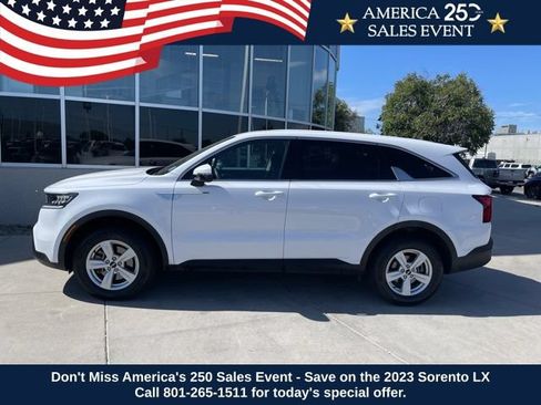 Used 2023 Kia Sorento LX AWD/4WD image 2