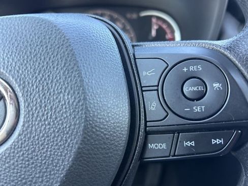Used 2025 Toyota RAV4 XLE FWD image 19