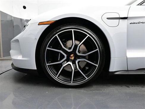 New 2026 Porsche Taycan image 6