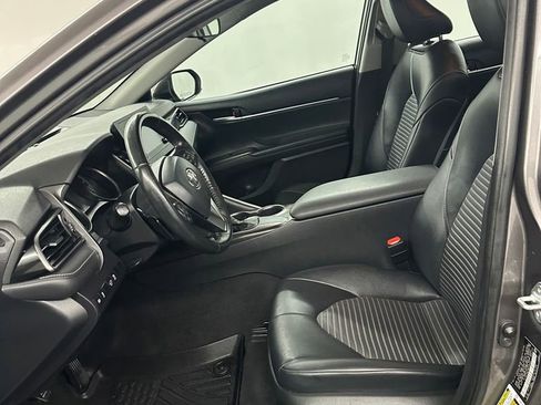 Used 2021 Toyota Camry SE image 11