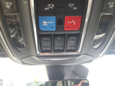 Used 2022 Jeep Wagoneer Series I AWD/4WD image 26