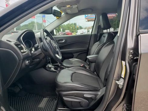 Used 2019 Jeep Compass Latitude AWD/4WD image 10
