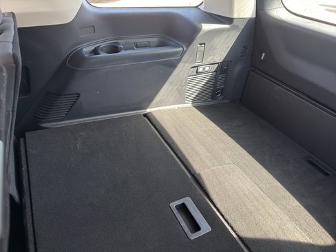 Used 2025 Ford Expedition XL AWD/4WD image 11