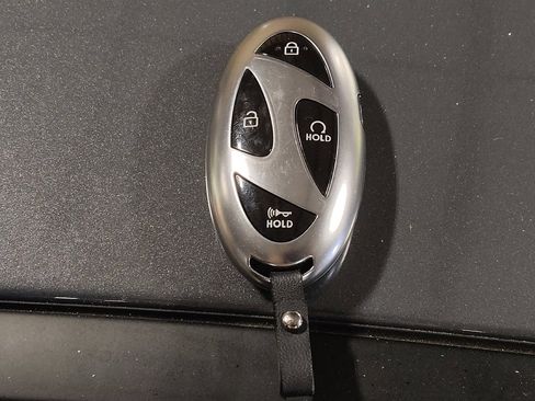 Used 2025 Hyundai Elantra SEL image 32