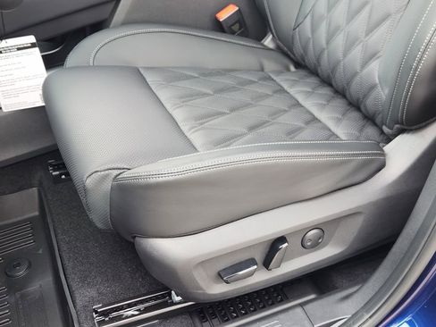 New 2026 Nissan Rogue Platinum AWD/4WD image 17
