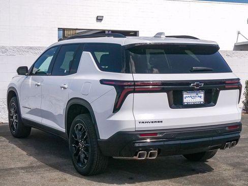 Used 2026 Chevrolet Traverse LT w/ Midnight/Sport Edition FWD image 7