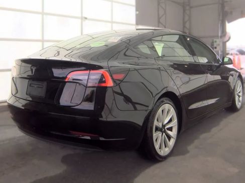 Used 2023 Tesla Model 3 Standard Range RWD image 3