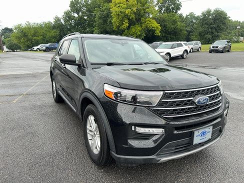 Used 2020 Ford Explorer XLT w/ Equipment Group 202A AWD/4WD image 6