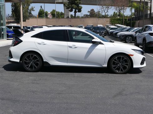 Used 2019 Honda Civic Sport image 2