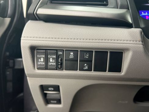 Used 2019 Honda Odyssey EX image 18