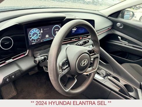 Used 2024 Hyundai Elantra SEL FWD image 14