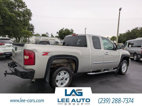Used 2007 Chevrolet Silverado 1500 LT w/ 1LT Convenience Package AWD/4WD image 3