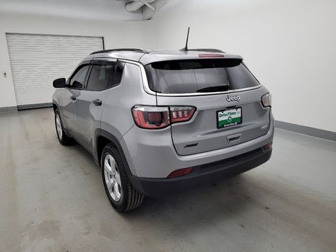 Used 2020 Jeep Compass Latitude FWD image 5