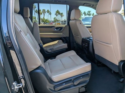 Used 2023 Chevrolet Suburban Premier AWD/4WD image 29