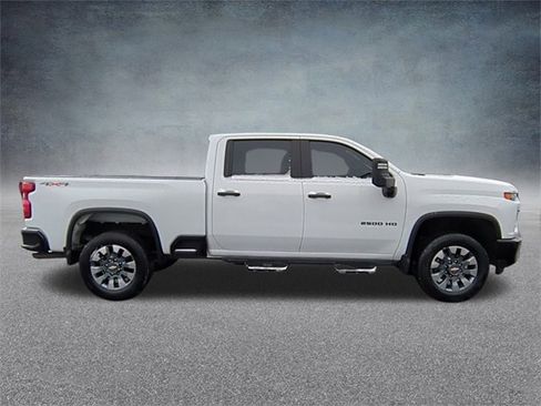 Certified 2022 Chevrolet Silverado 2500 Custom w/ Custom Value Package image 10