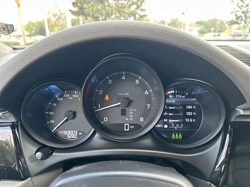Used 2023 Porsche Macan image 19