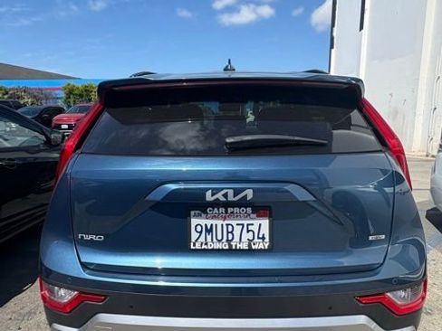 Certified 2024 Kia Niro EX FWD image 12