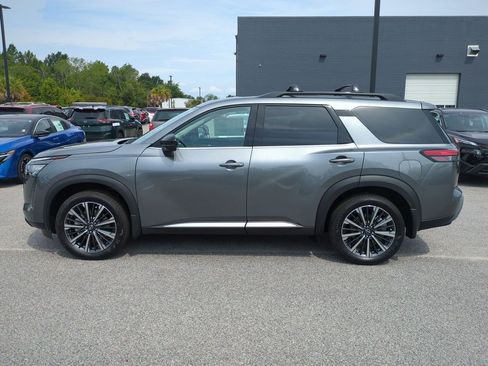 New 2026 Nissan Pathfinder Platinum w/ Accent Package FWD image 7
