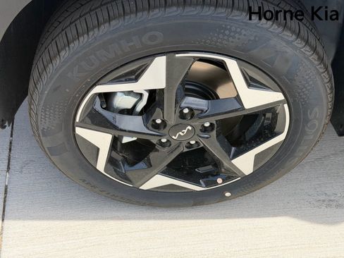 New 2026 Kia Seltos S AWD/4WD image 8