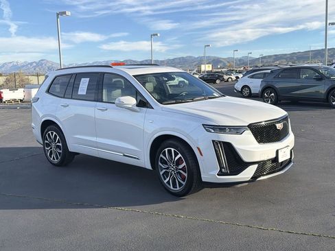 Certified 2025 Cadillac XT6 Sport w/ Platinum Package AWD/4WD image 40