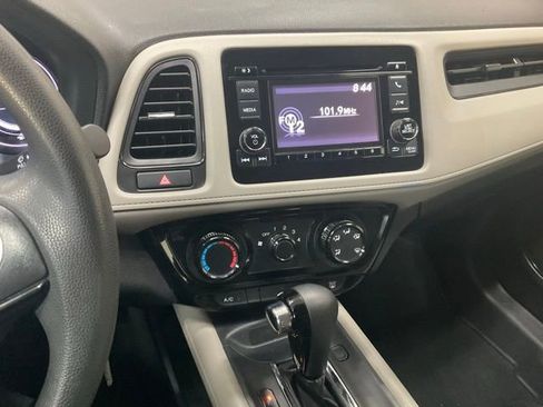 Used 2020 Honda HR-V LX image 12