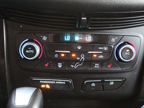 Used 2018 Ford Escape SE w/ Ford Safe & Smart Package AWD/4WD image 21