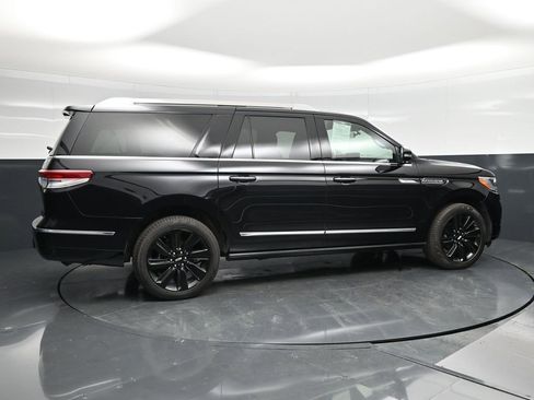 Used 2024 Lincoln Navigator L Reserve w/ Equipment Group 201A AWD/4WD image 2