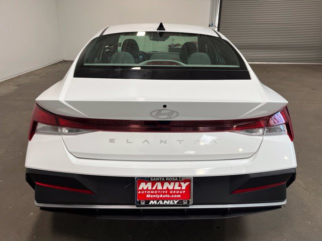 Used 2024 Hyundai Elantra SEL FWD image 4