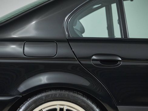 Used 2003 BMW M5 RWD image 35