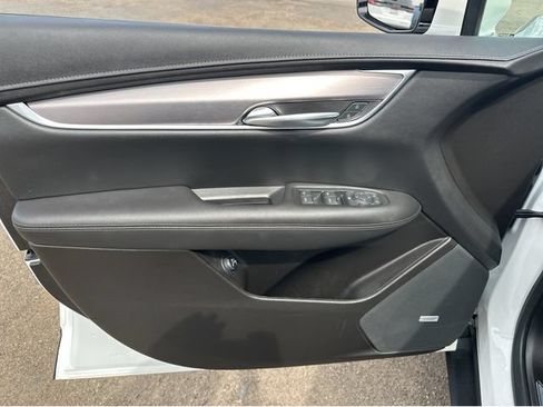 Certified 2023 Cadillac XT5 Luxury AWD/4WD image 7