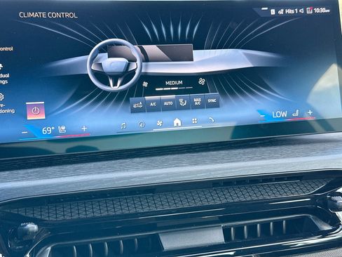 New 2026 BMW 330i Sedan w/ Convenience Package RWD image 13