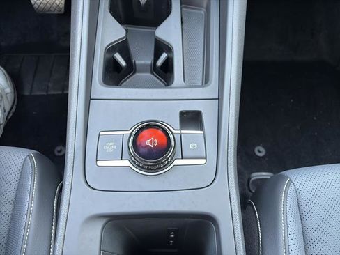 New 2025 Volkswagen Tiguan SE image 19