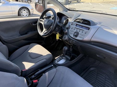 Used 2011 Honda Fit image 22
