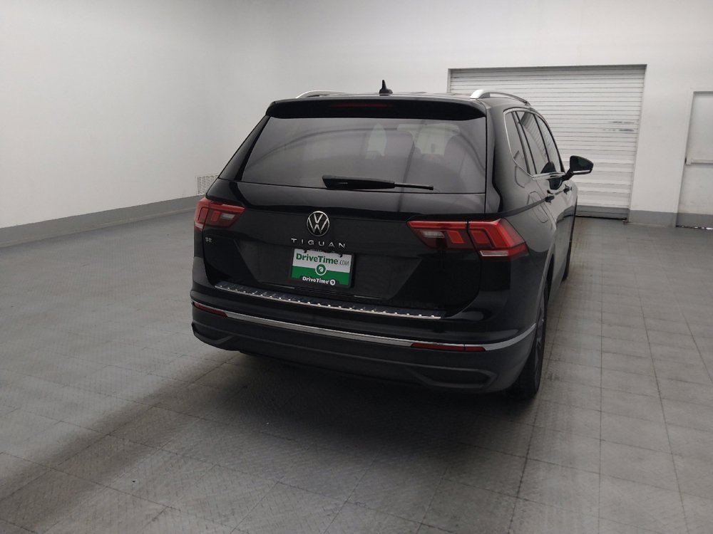 Used 2023 Volkswagen Tiguan SE w/ Panoramic Sunroof Package FWD image 7