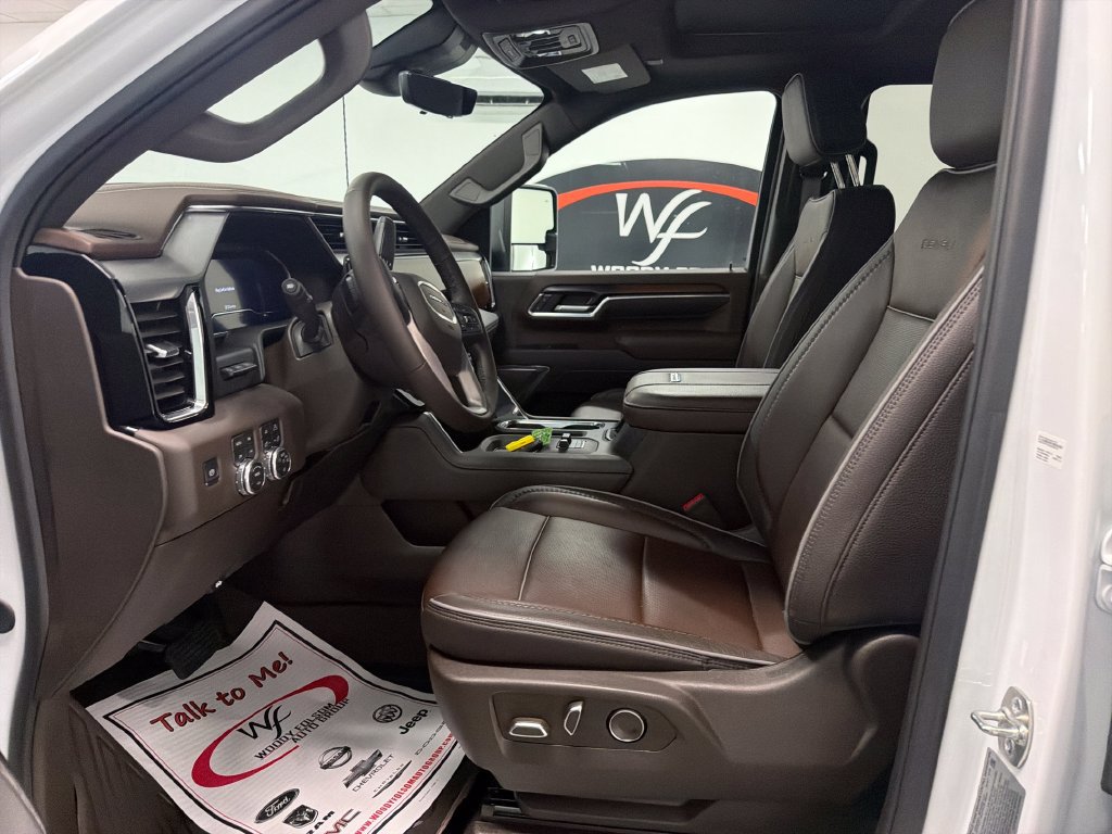 Used 2025 GMC Sierra 2500 Denali w/ Denali Reserve Package AWD/4WD image 9