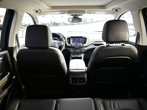 Used 2023 GMC Terrain Denali image 12