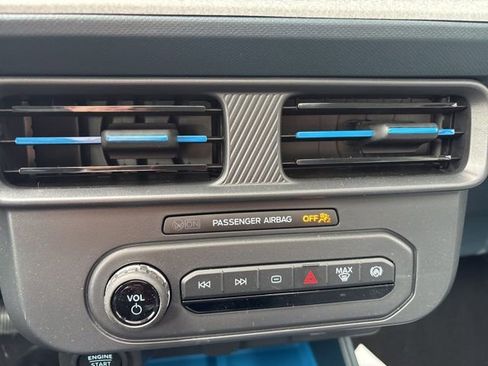 Used 2025 Ford Maverick XLT w/ Equipment Group 301A image 9