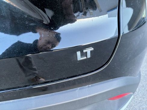 Used 2025 Chevrolet Trax LT w/ LT Convenience Package image 24