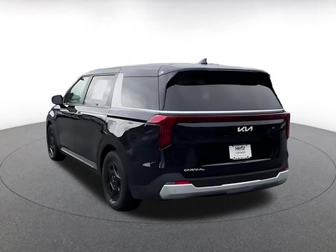 Used 2026 Kia Carnival FWD image 11