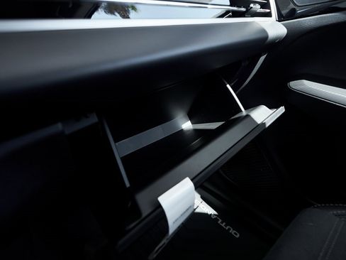 New 2025 Mitsubishi Outlander SE image 52