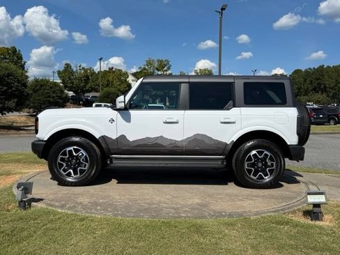 Used 2025 Ford Bronco Outer Banks AWD/4WD image 4