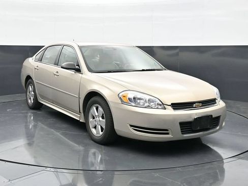 Used 2009 Chevrolet Impala LT FWD image 4