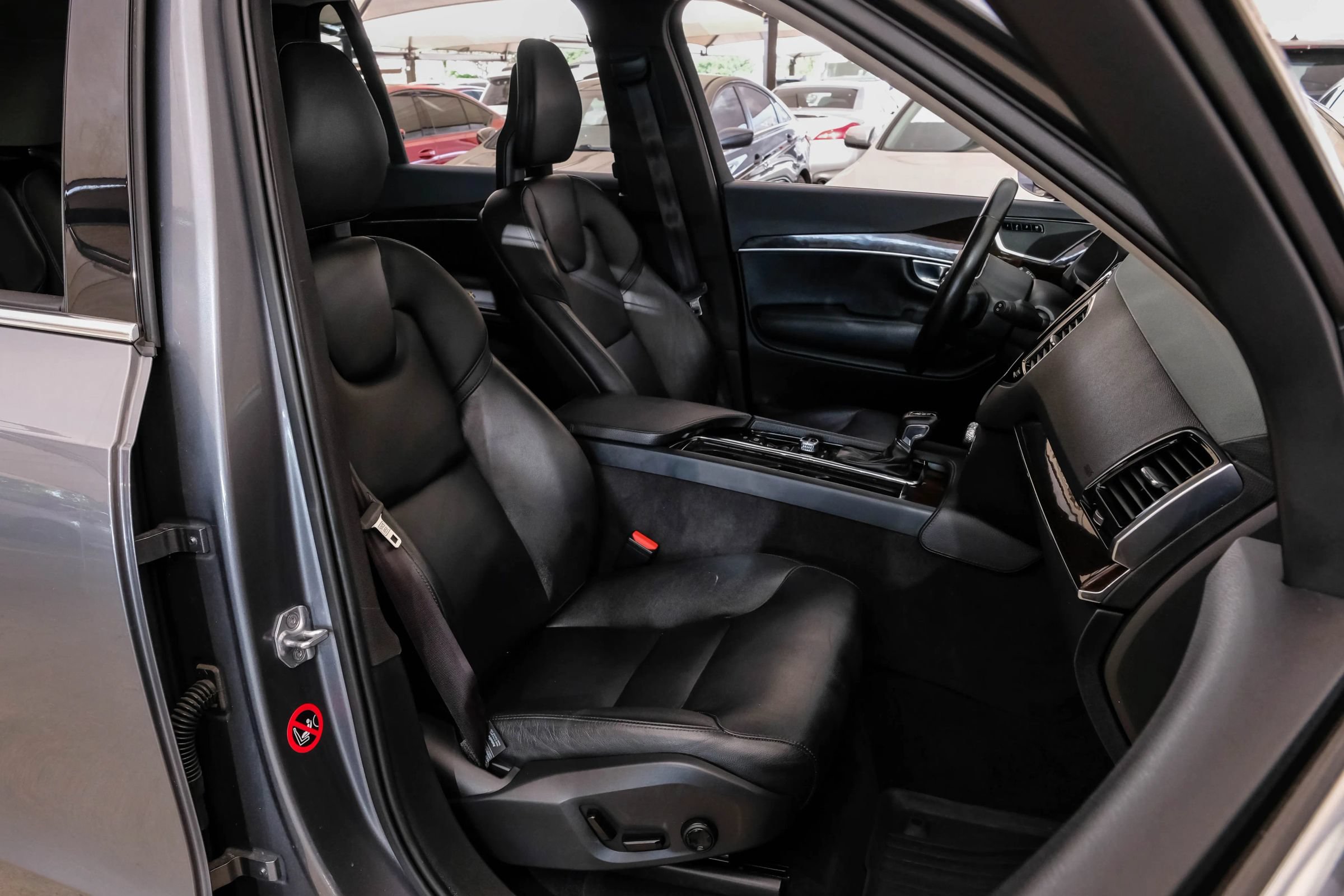 Used 2017 Volvo XC90 T5 Momentum w/ Vision Package FWD image 35
