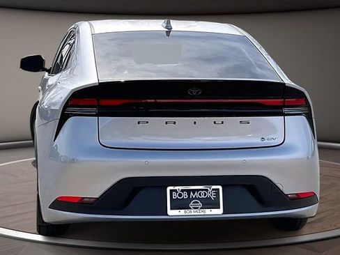 Used 2024 Toyota Prius LE image 4